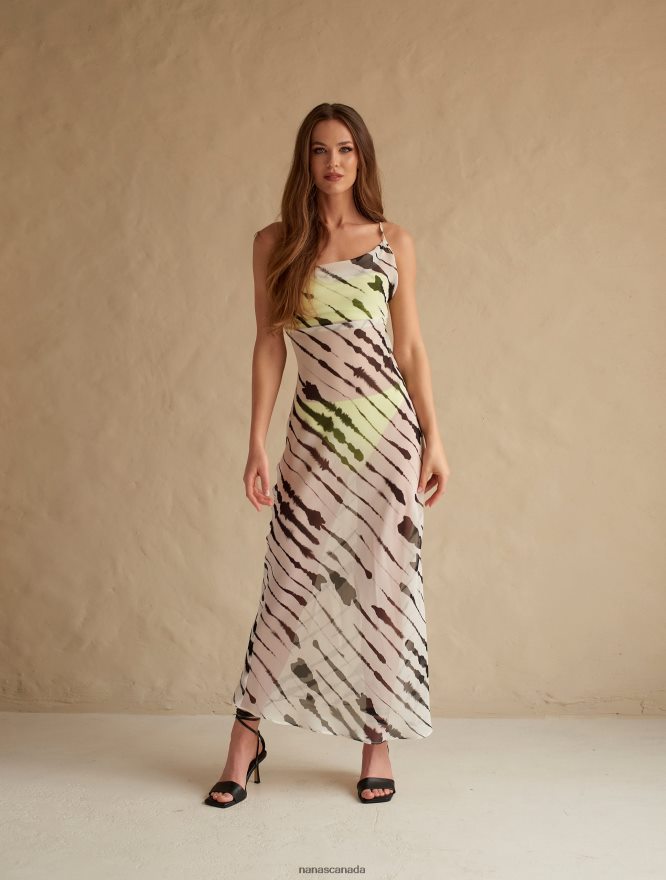 Nana's Canada Black & White Costella Beach V06HD2172